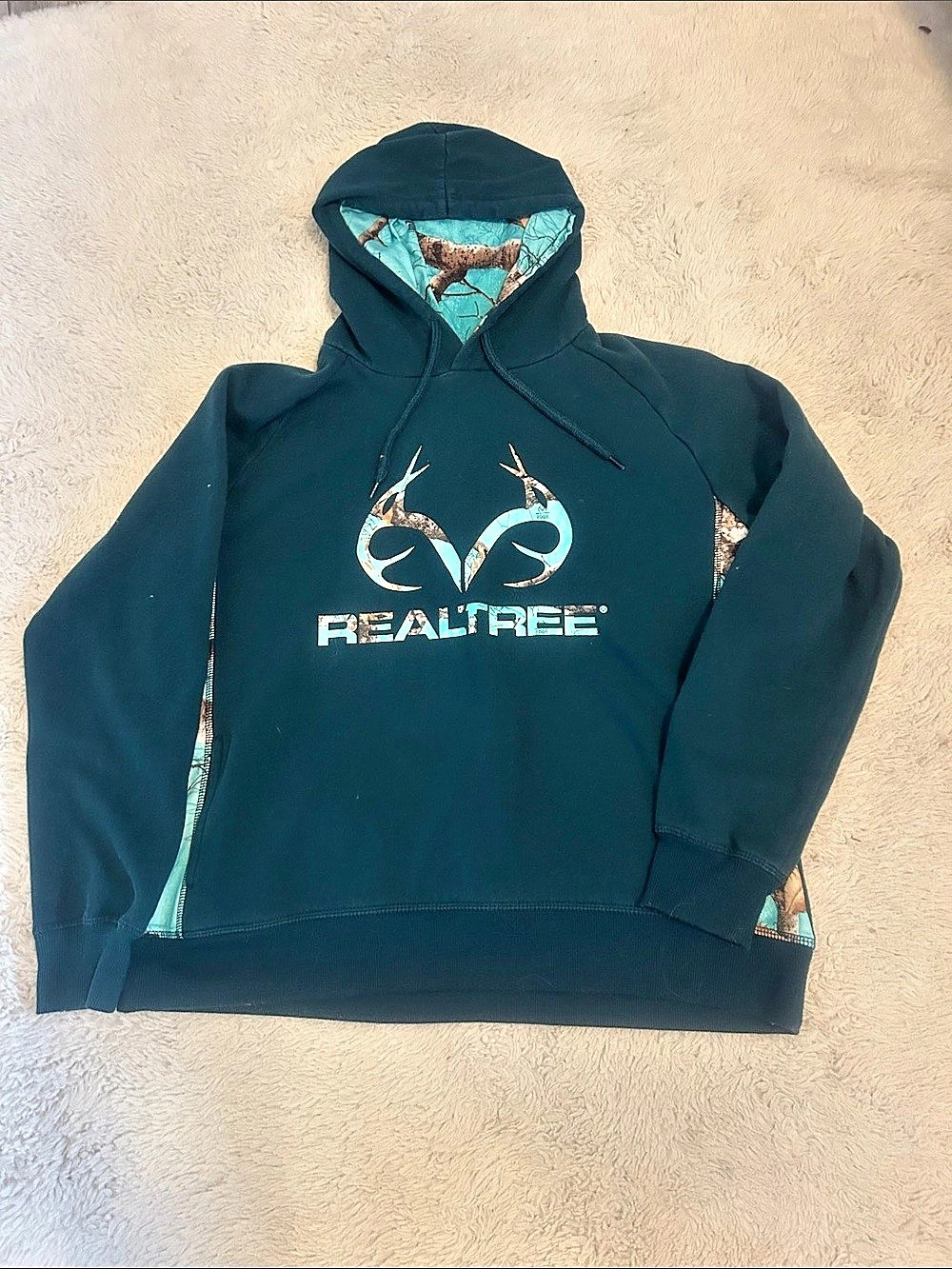 Realtree woman’s Camo Lined Hoodie Size Medium